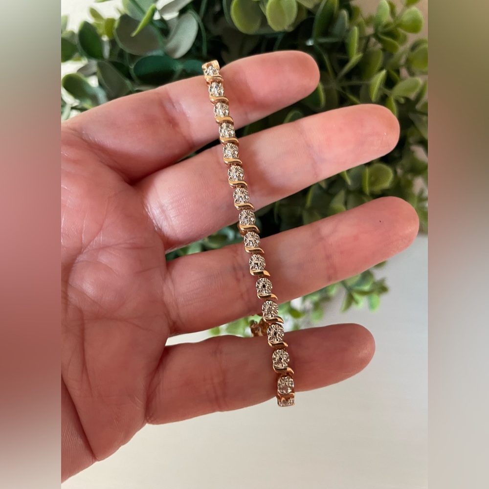Ross Simons Illusion Gold Over Sterling Silver 7.5" Tennis Bracelet Star Charm - Picture 2 of 5